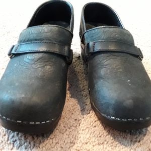 Sanita Clogs Women's Size 8 (39) Black on Black
